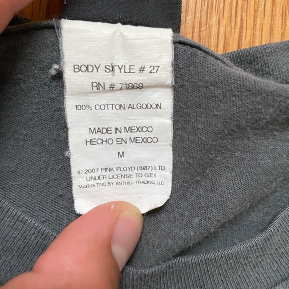 Size Medium ‘07 Pink Floyd “Wish You Were Here” graphic T-shirt. - Picture 4 of 5